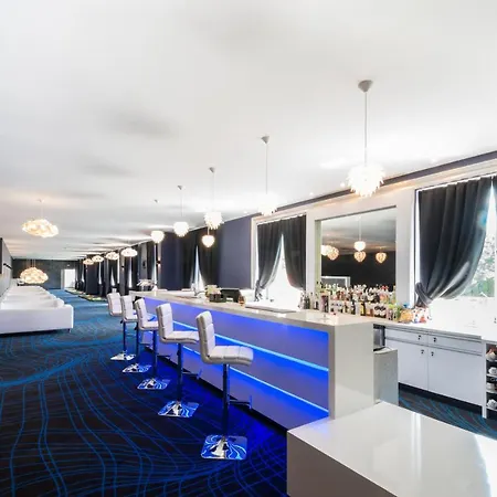 塞科夫斯基酒店 莱格尼察