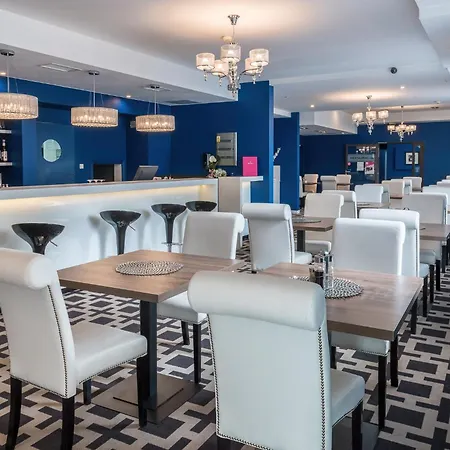 塞科夫斯基酒店 3* 莱格尼察