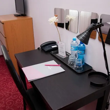 塞科夫斯基酒店 酒店 莱格尼察